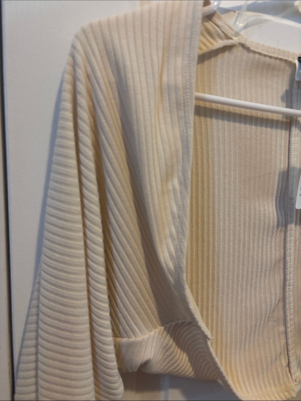 Windsor Ivory Ribbed Cropped Shrug - Picture 5 of 8
